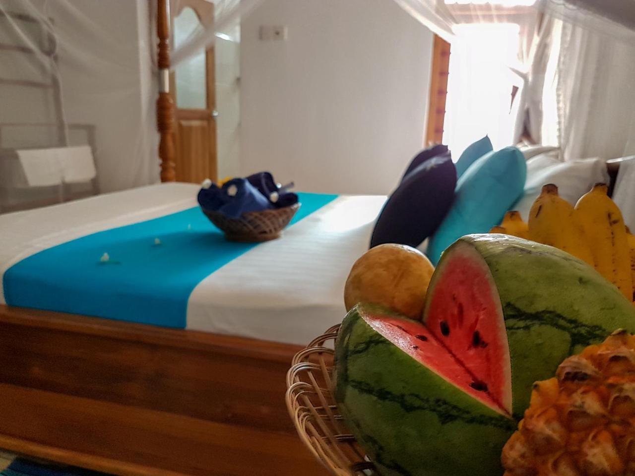 White Villa Beach Resort Мірісса Екстер'єр фото