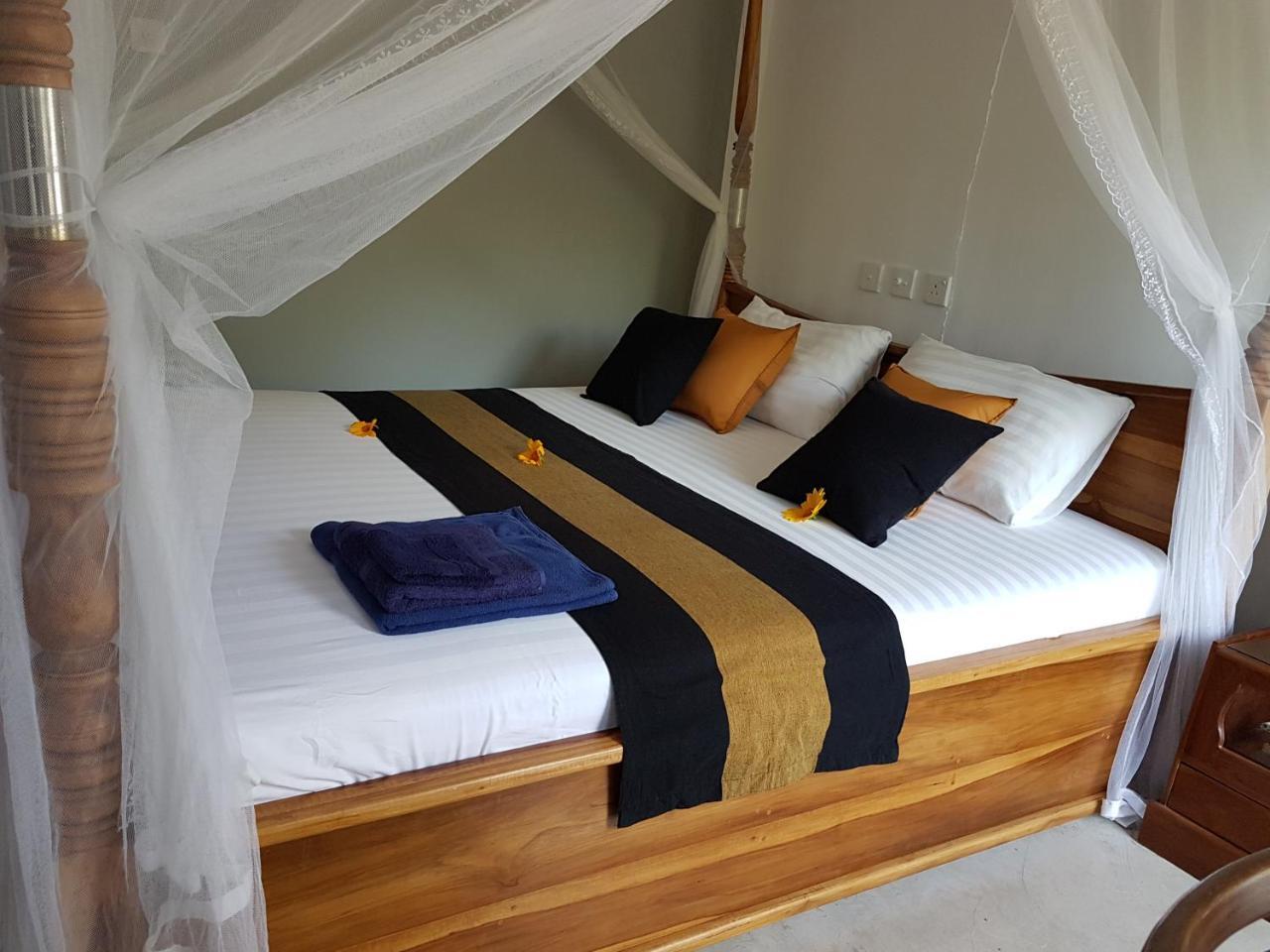 White Villa Beach Resort Мірісса Екстер'єр фото