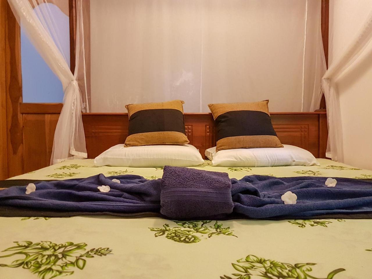 White Villa Beach Resort Мірісса Екстер'єр фото